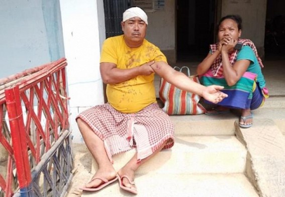 Hrishyamukh : A BJP supporter was bitten by a CPIM supporter Hrishyamukh : A BJP supporter was bitten by a CPIM supporter